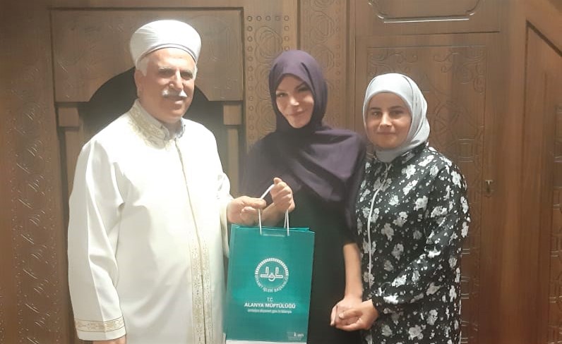 İSLAMI SEÇTİ 3 9012c