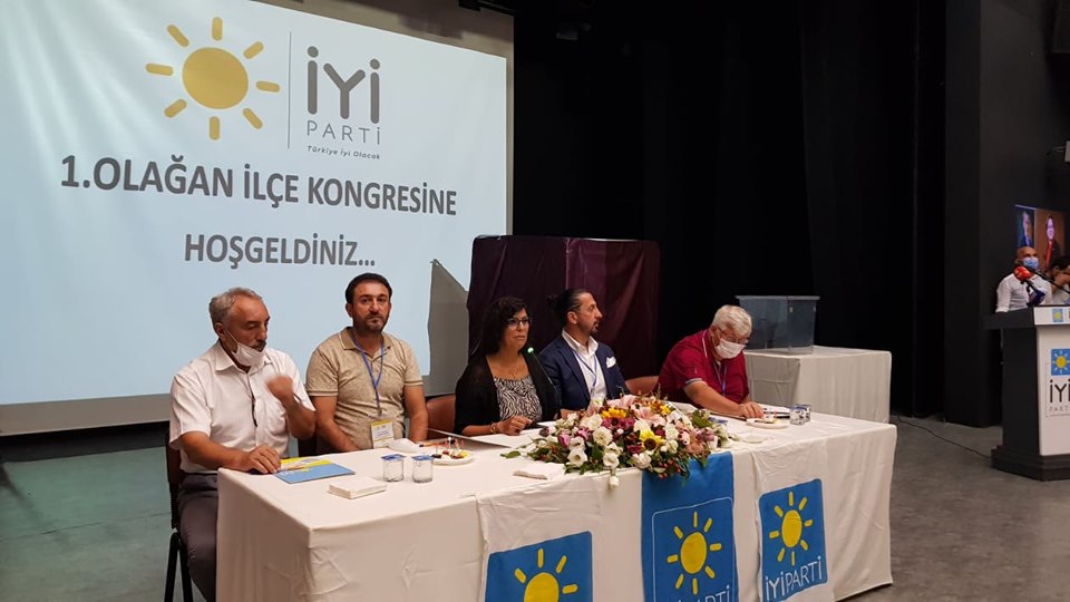 İYİ PARTİ KONGRE NEŞE TOKER117311183 314177679706234 8250727196819796971 n 076f1