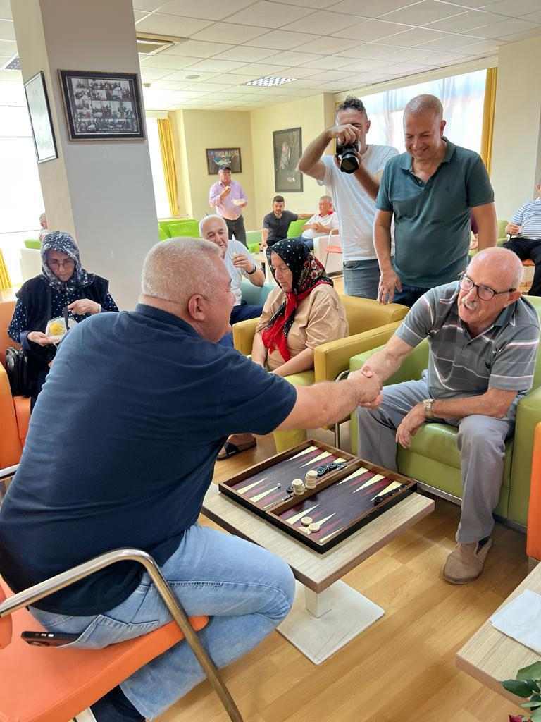 ŞAHİN HUZUREVİNDE 4 71513