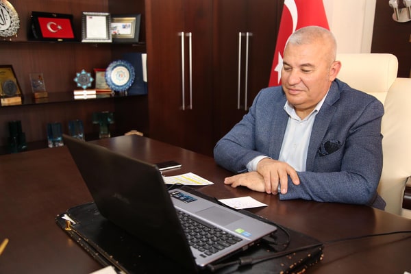 ŞAHİN VE BÜYÜKELÇİ TELEKONFERANS 1 97408439 559924891610675 717543792252551168 n 0f15c