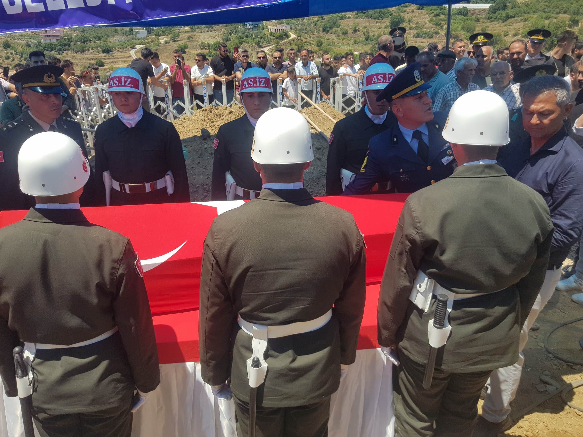 ŞEHİT TOPRAĞA VERİLDİ 2 18052