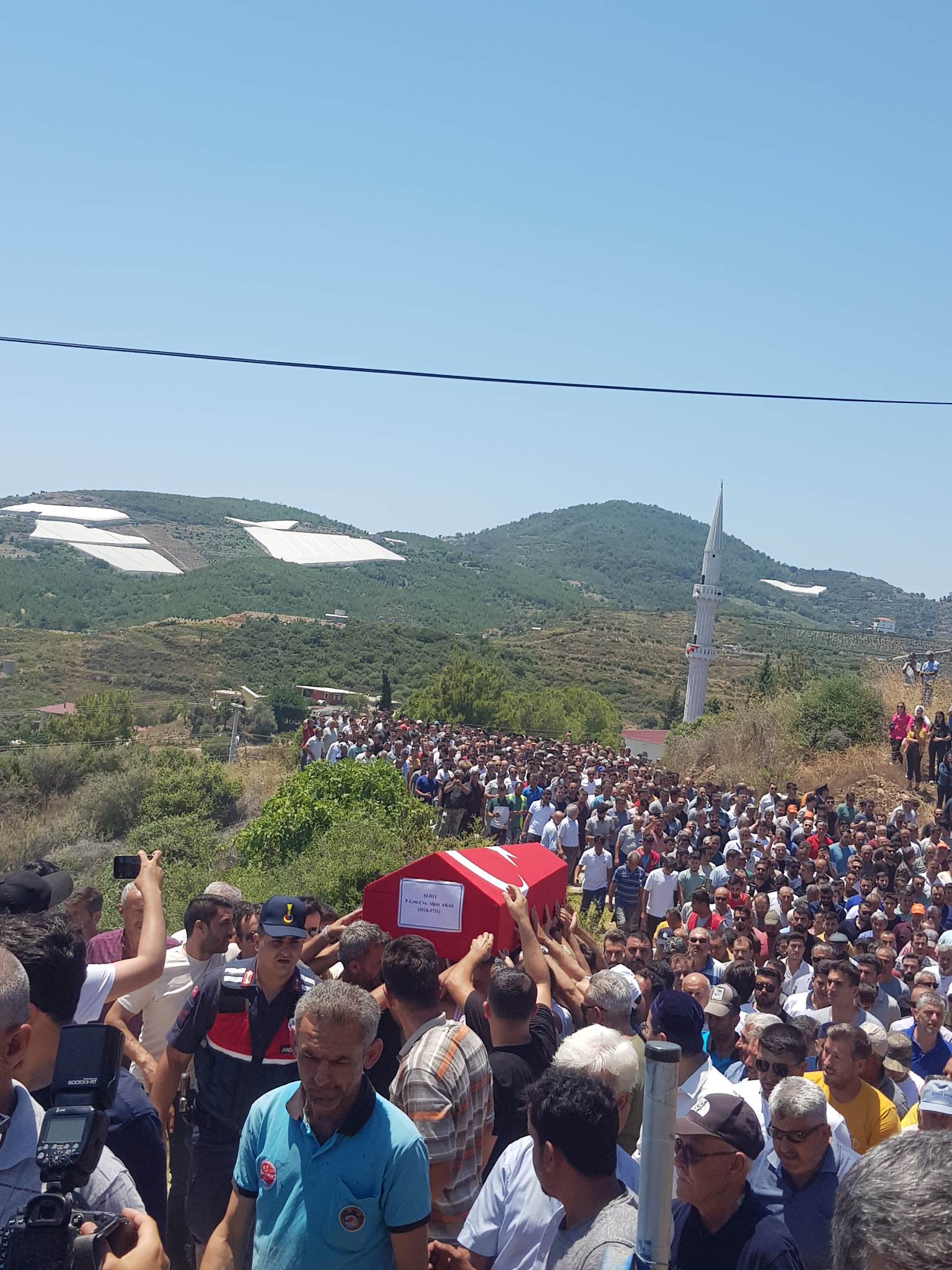 ŞEHİT TOPRAĞA VERİLDİ 3 ae843