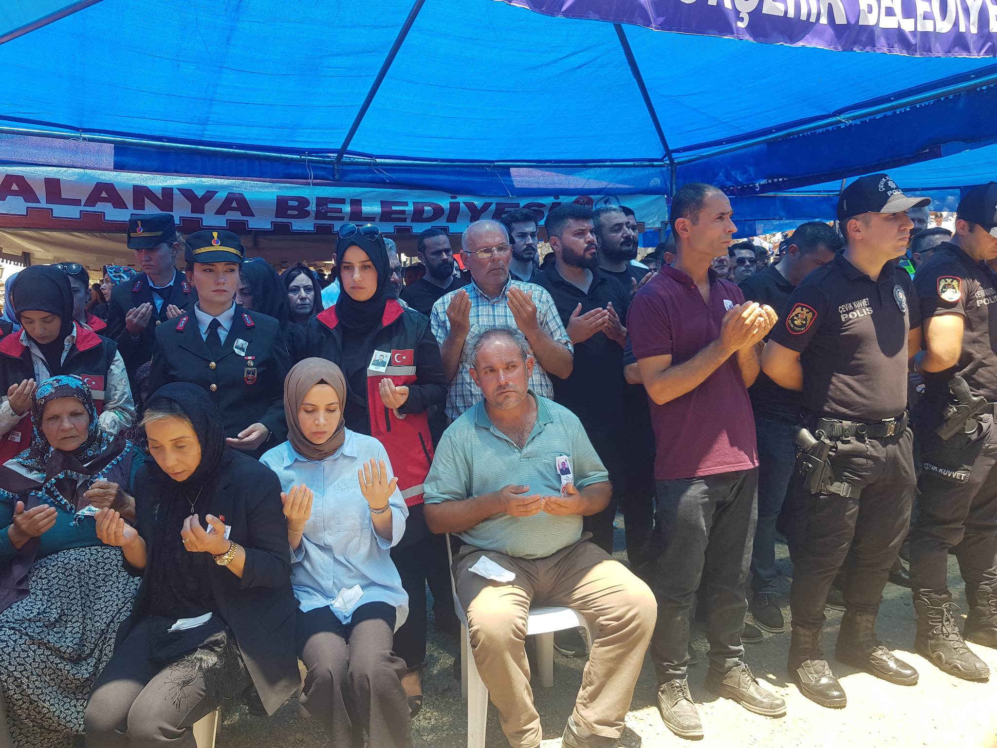 ŞEHİT TOPRAĞA VERİLDİ 5 bfe03