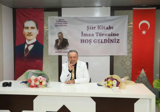 ТУРЕЦКОГО ПОЭТА ЖДУТ В МОСКВЕ...